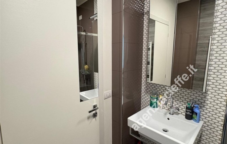 Appartamento in vendita a Montignoso