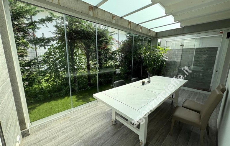 Appartamento in vendita a Montignoso