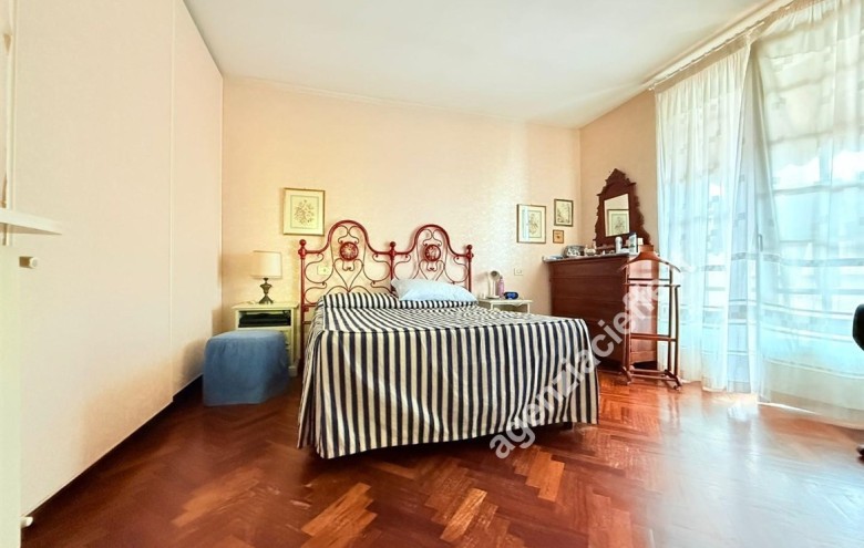 Bifamiliare in vendita a Massa