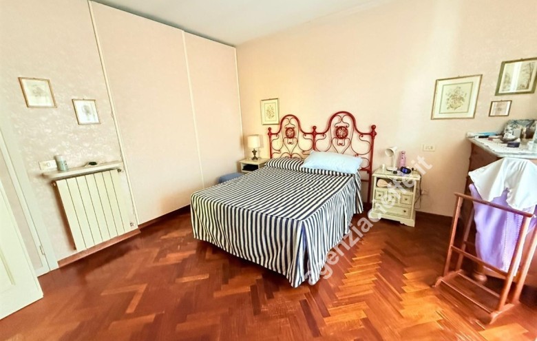 Bifamiliare in vendita a Massa