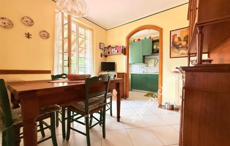 Bifamiliare in vendita a Massa