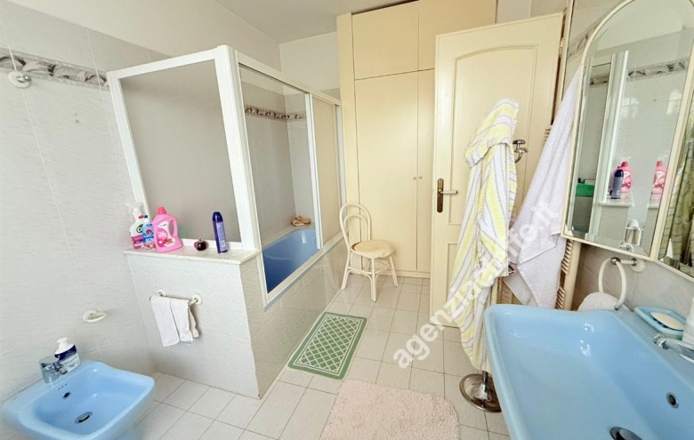 Bifamiliare in vendita a Massa