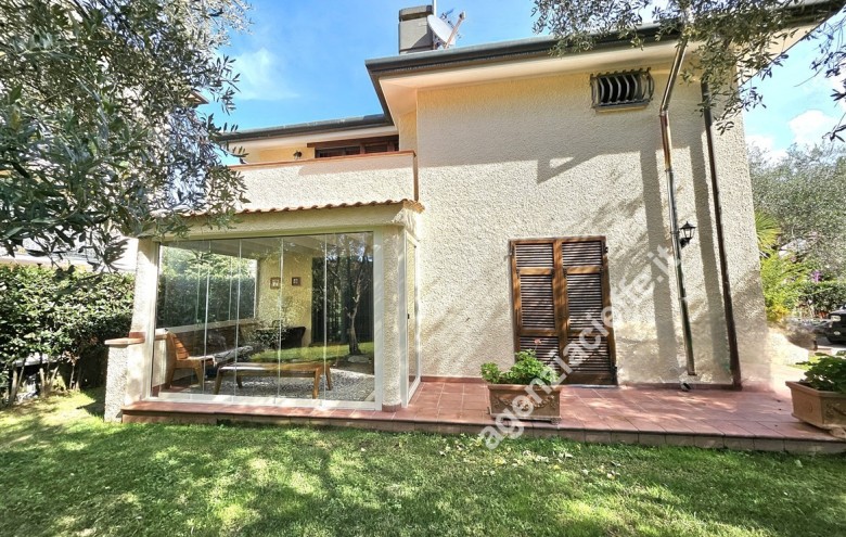 Villa singola in vendita a Massa