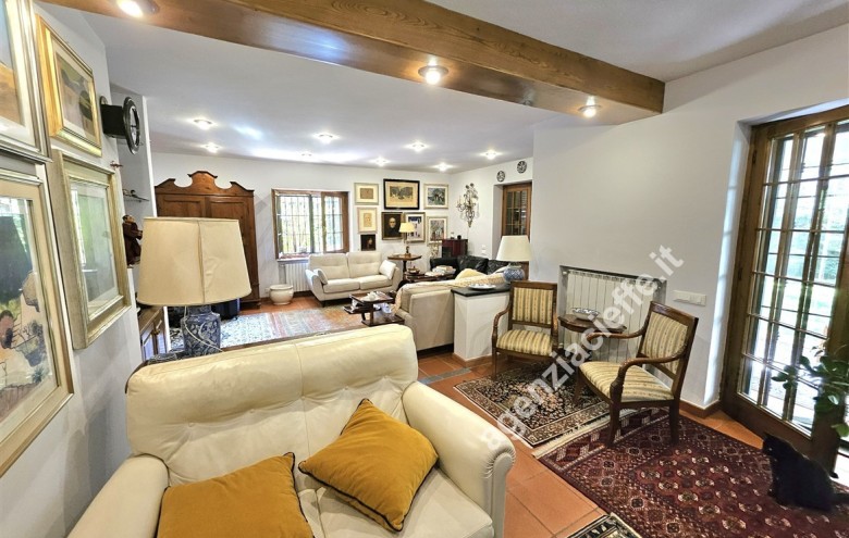 Villa singola in vendita a Massa