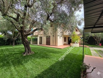 Villa singola in vendita a Massa