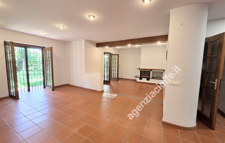Villa singola in vendita a Massa