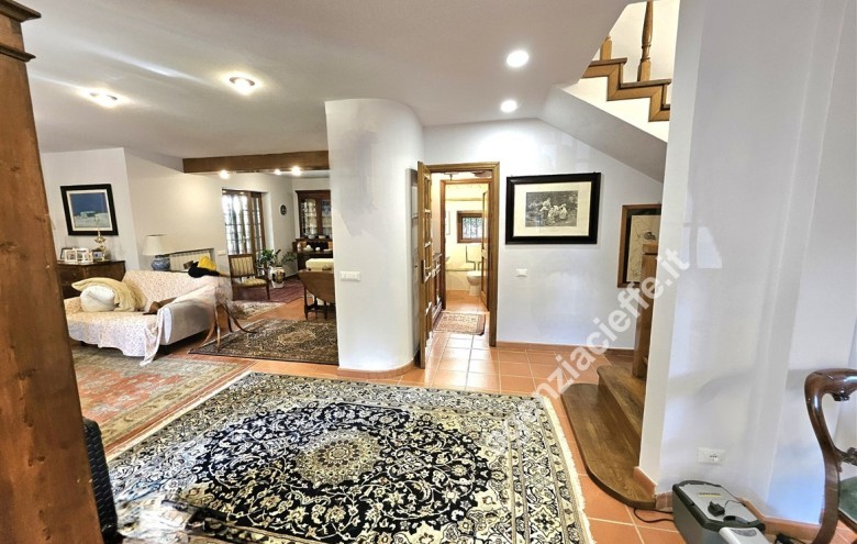 Villa singola in vendita a Massa