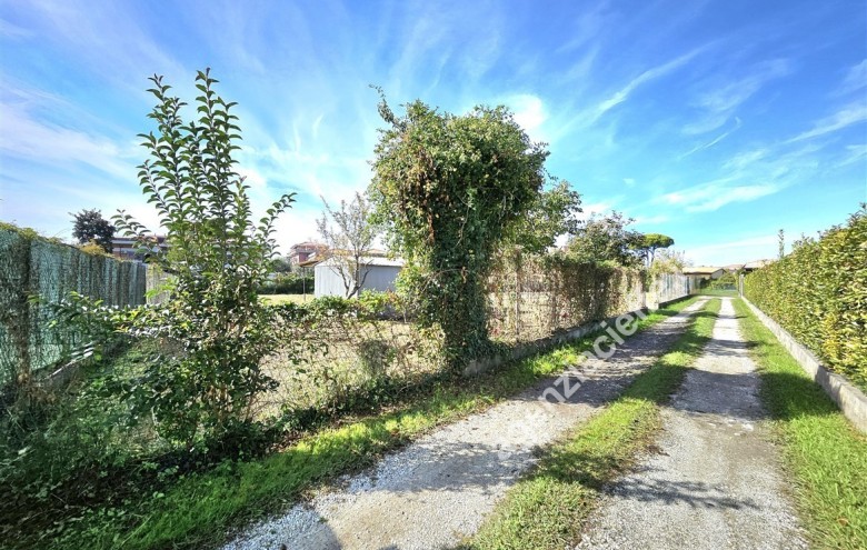 Terreno in vendita a Massa