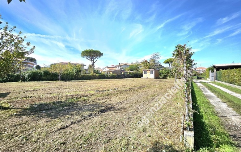 Terreno in vendita a Massa