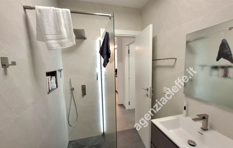 Appartamento in vendita a Carrara