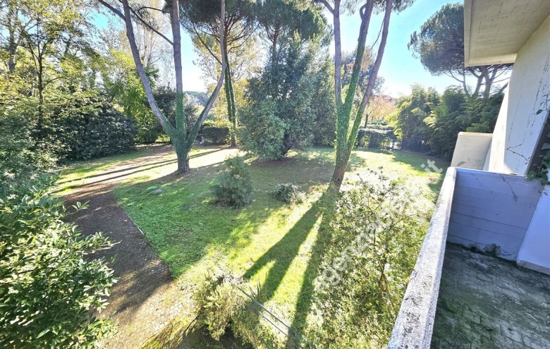 Bifamiliare in vendita a Massa