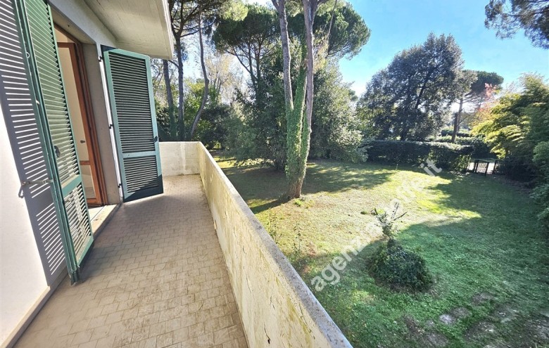 Bifamiliare in vendita a Massa