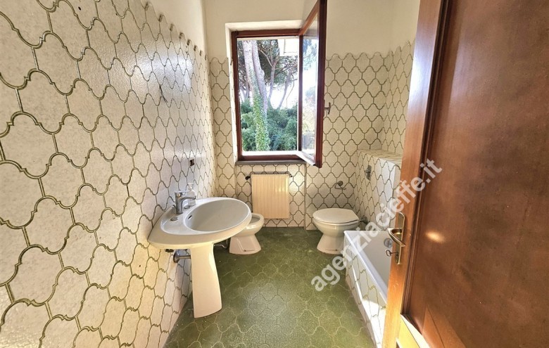 Bifamiliare in vendita a Massa