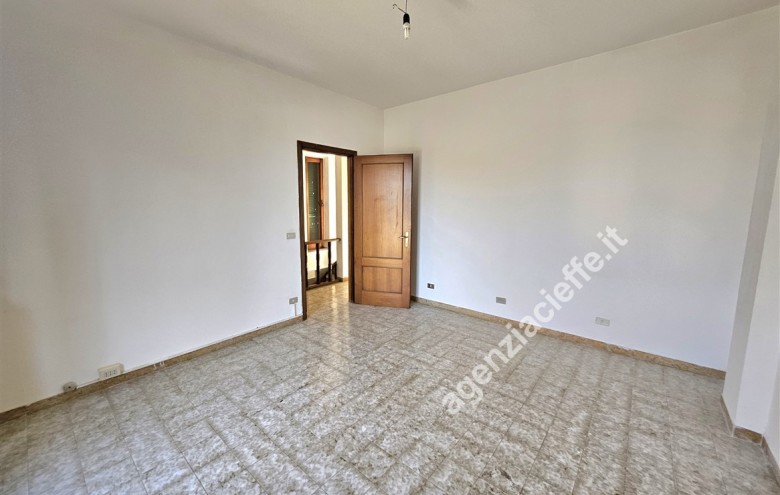 Bifamiliare in vendita a Massa