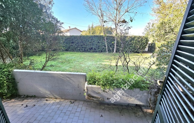 Bifamiliare in vendita a Massa