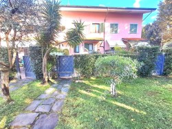 forte-dei-marmi-vittoria-apuana-a-soli-1-km-dalle-rinomate-spiagge-della-versilia-g