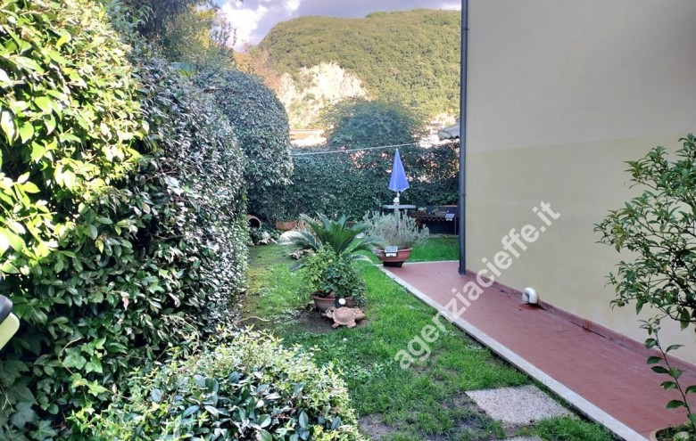 Appartamento in vendita a Montignoso