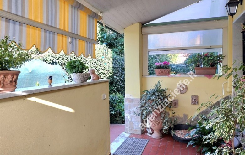 Appartamento in vendita a Montignoso