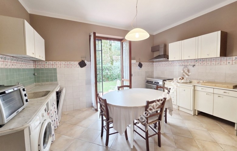 Villa singola in vendita a Massa