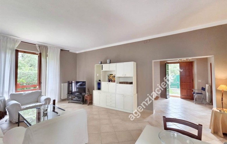 Villa singola in vendita a Massa