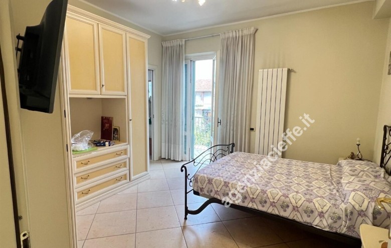 Appartamento in vendita a Montignoso