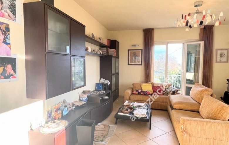 Appartamento in vendita a Montignoso