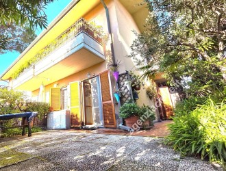 Villetta a schiera in vendita a Marina di Massa