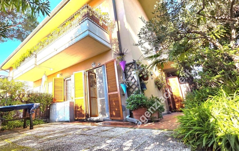 Villetta a schiera in vendita a Massa