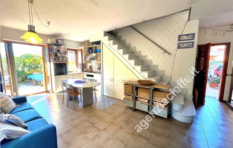 Villetta a schiera in vendita a Massa