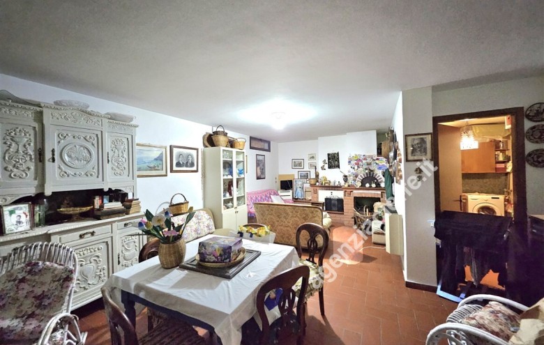 Bifamiliare in vendita a Massa