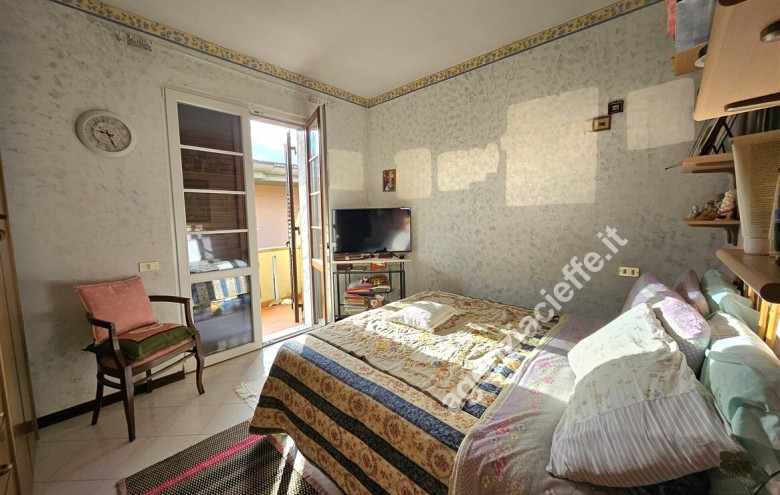 Bifamiliare in vendita a Massa