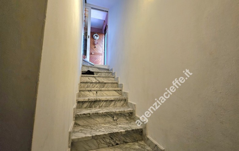 Bifamiliare in vendita a Massa