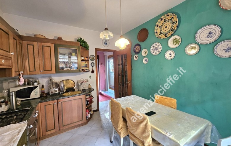 Bifamiliare in vendita a Massa