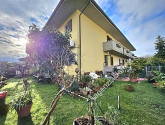 Bifamiliare in vendita a Marina di Massa