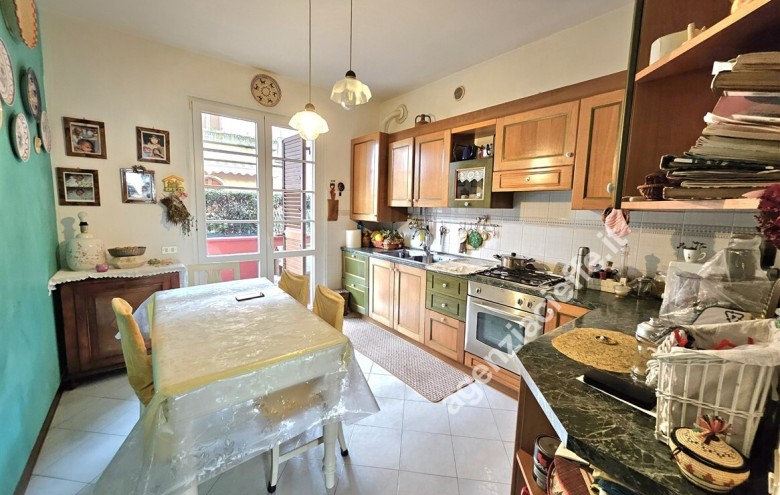 Bifamiliare in vendita a Massa