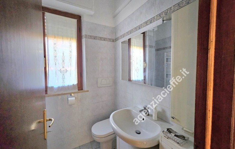 Bifamiliare in vendita a Massa