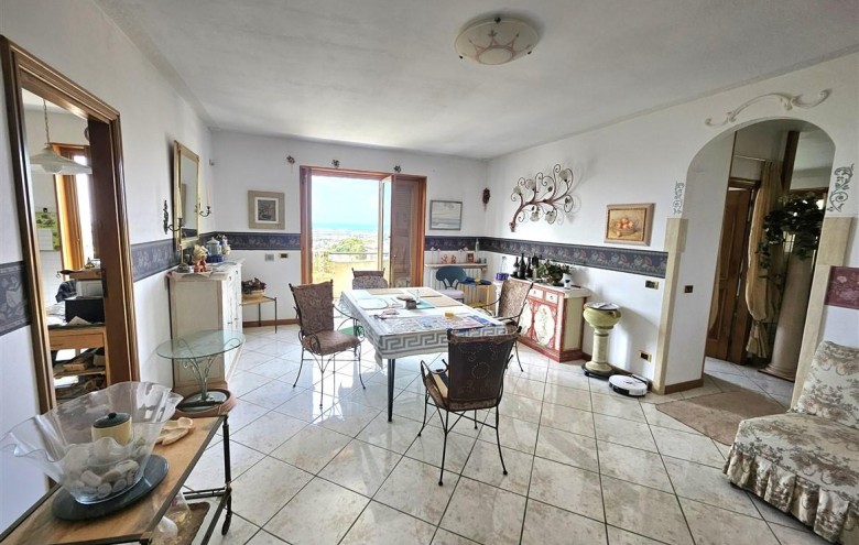 Appartamento in vendita a Massa