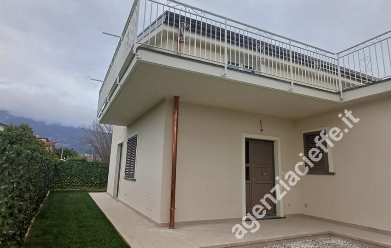Villa singola in vendita a Massa