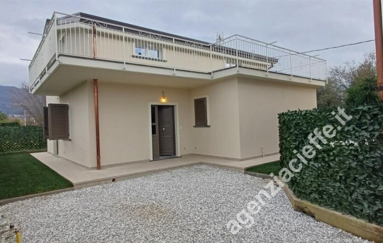 Villa singola in vendita a Massa