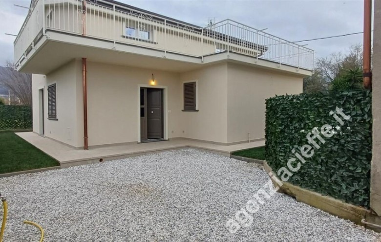 Villa singola in vendita a Massa