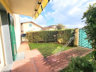 Appartamento in vendita a Marina di Massa