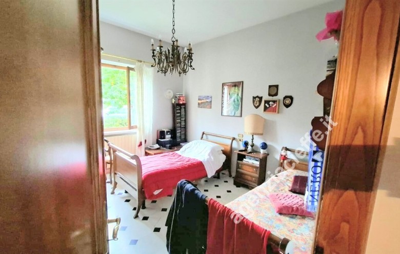 Bifamiliare in vendita a Massa