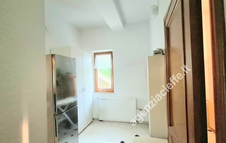 Bifamiliare in vendita a Massa