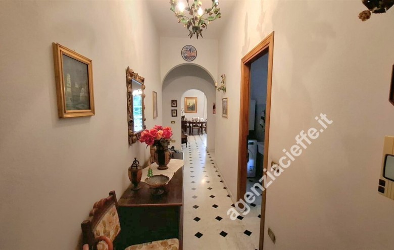 Bifamiliare in vendita a Massa