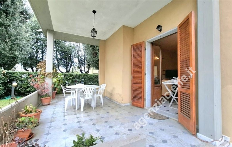 Bifamiliare in vendita a Massa