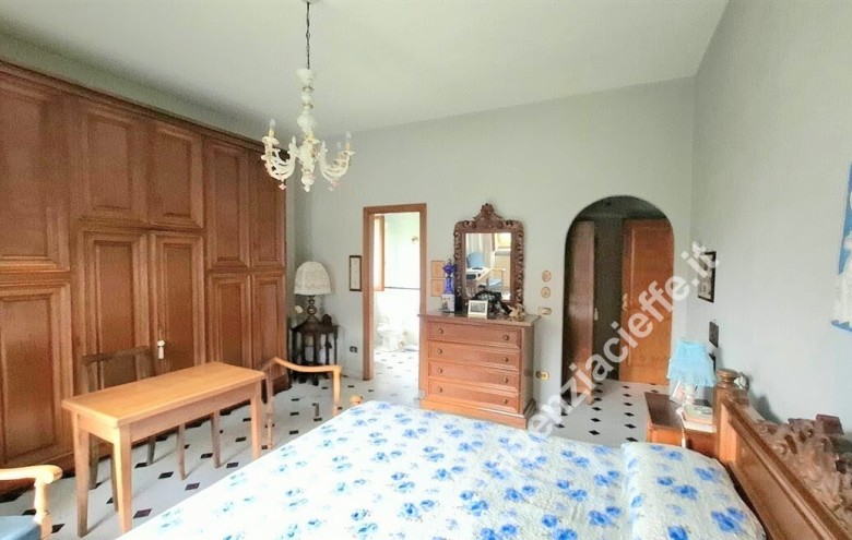 Bifamiliare in vendita a Massa