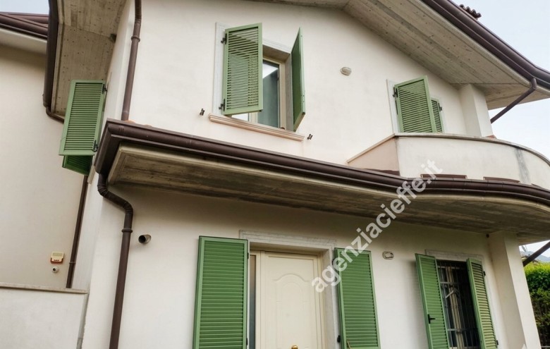 Villetta a schiera in vendita a Massa