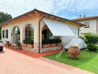 Villa singola in vendita a Marina di Massa