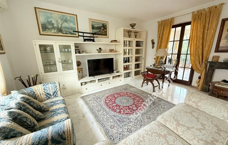 Villa singola in vendita a Massa