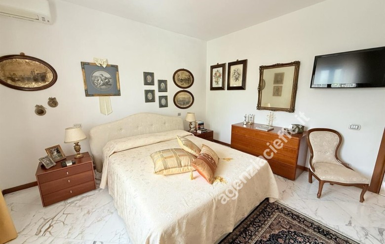 Villa singola in vendita a Massa